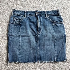 Old Navy distressed/ripped mini skirt